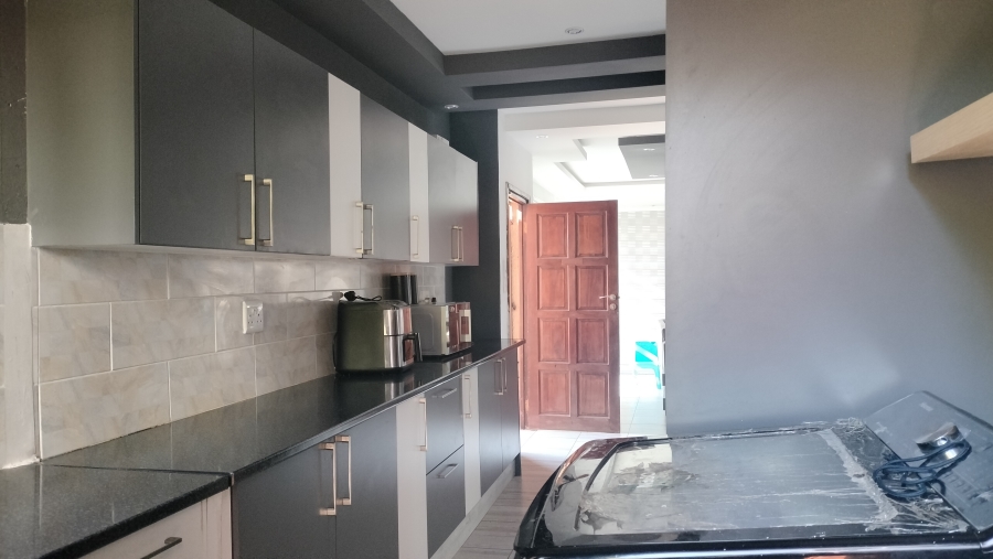 To Let 3 Bedroom Property for Rent in Waterval East North West